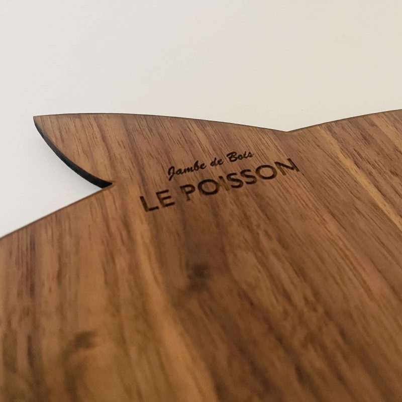 Miroir en forme de poisson en bois de noyer 59 x 27  cm – Image 3