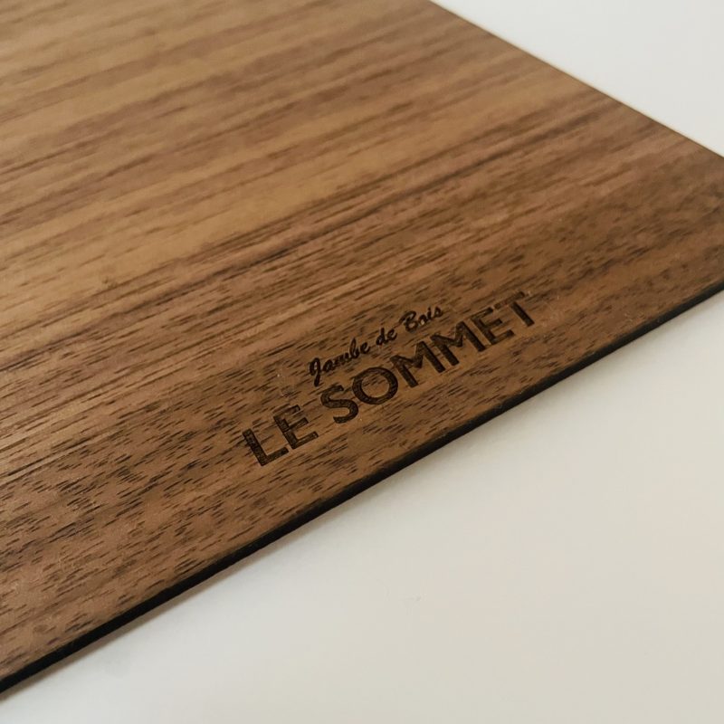 Miroir en forme de sommet en bois de noyer 59 x 29  cm – Image 3