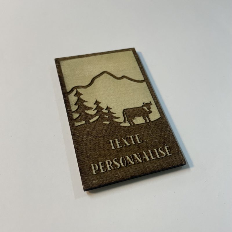 Magnet en bois la vache en alpage 8 x 5 cm